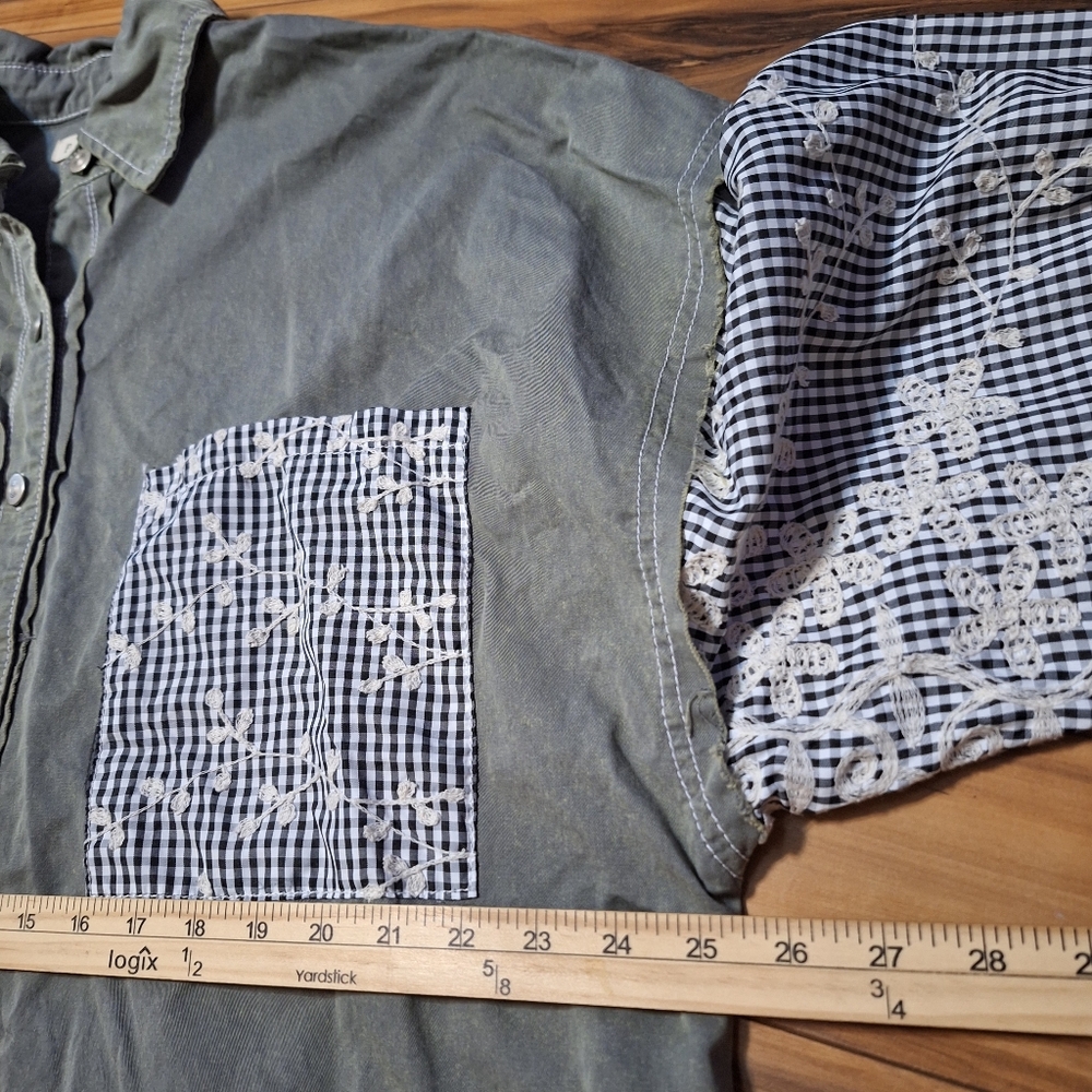 POL Large Sage Green Button Up Shirt Embroidered Floral Boho Cottage Festival - Picture 5 of 8
